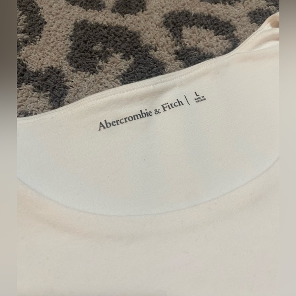 Abercrombie Long Sleeve Cotton Blend Seamless Cropped Tee - Picture 5 of 6